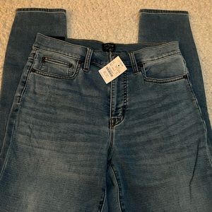 BRAND NEW. JCrew. Straight leg. Stretch. High rise.